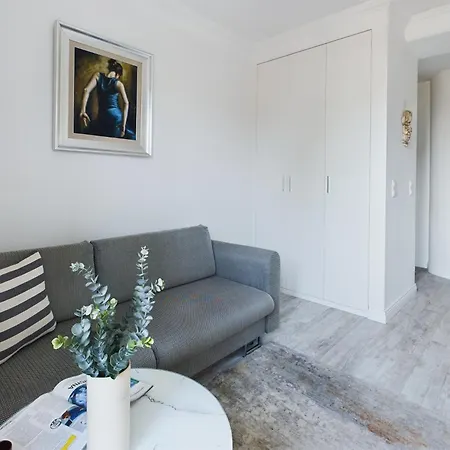 Eleganckie W Centrum Warszawy By Renters Varsóvia